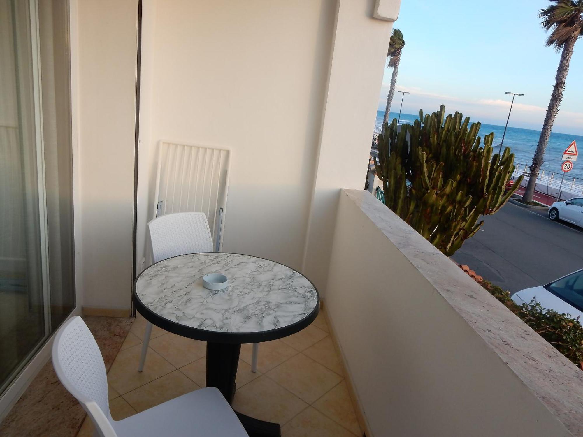 Hotel Kaly Ventimiglia Exteriér fotografie